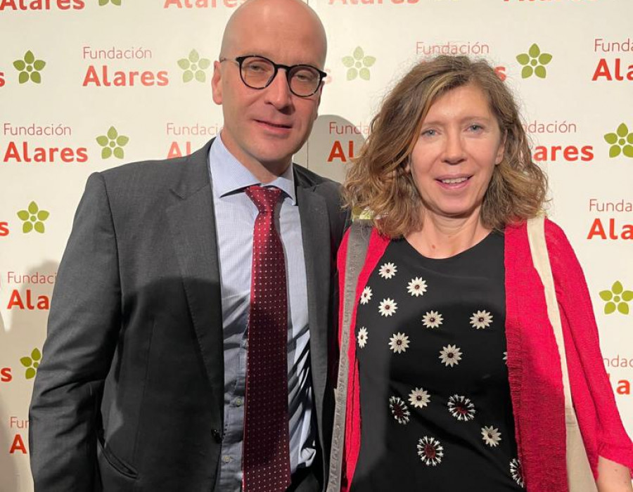 Fernando Parrondo y Sara Andrade, director de RR HH y directora de Marketing Estratégico y Desarrollo de Negocio de LoxamHune